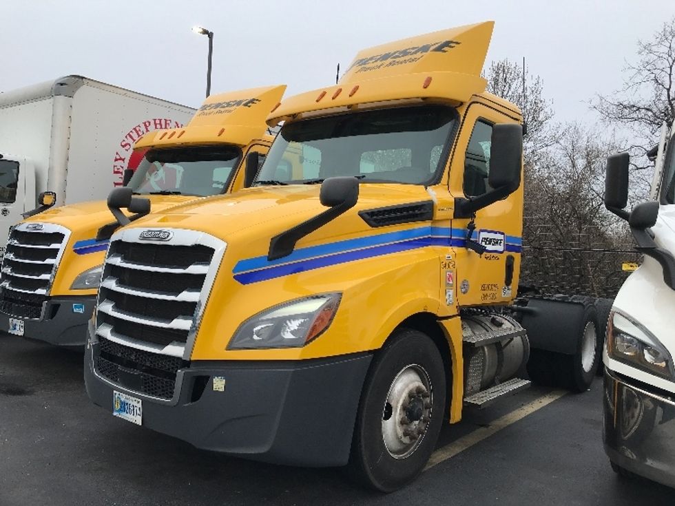 Day Cab Tractor-Heavy Duty Tractors-Freightliner-2020-T12664ST-Sterling-VA-558,934\n\t\tmiles-$ 42,250 - Image 18