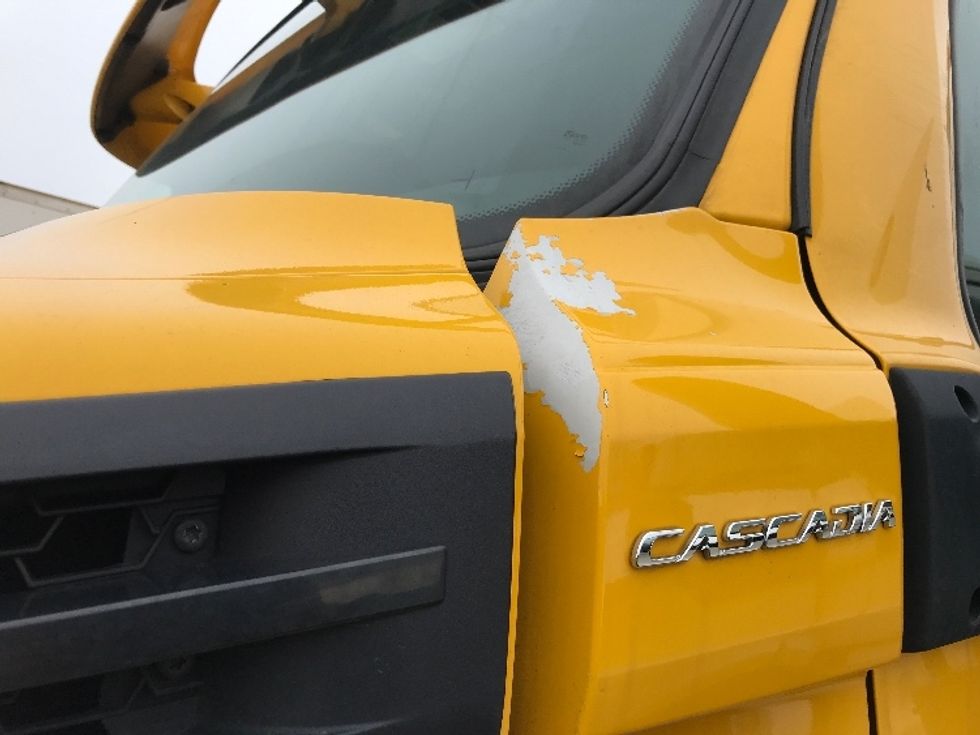 Day Cab Tractor-Heavy Duty Tractors-Freightliner-2020-T12664ST-Sterling-VA-558,934\n\t\tmiles-$ 42,250 - Image 20