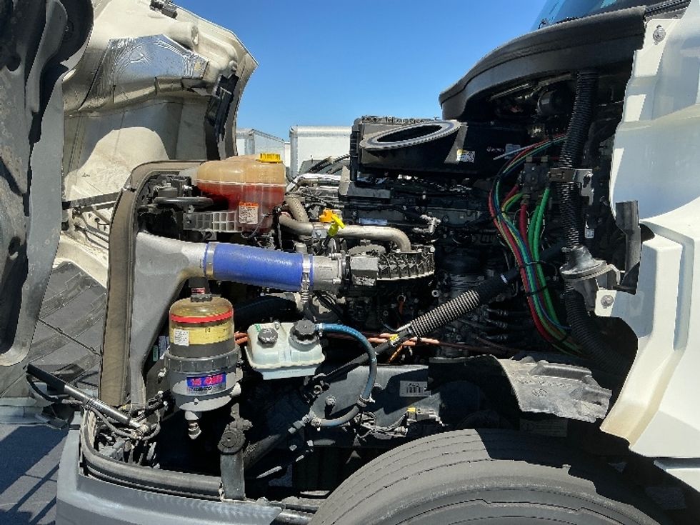 Day Cab Tractor-Heavy Duty Tractors-Freightliner-2020-T12664ST-Stockton-CA-300,647\n\t\tmiles-$ 51,000 - Image 16