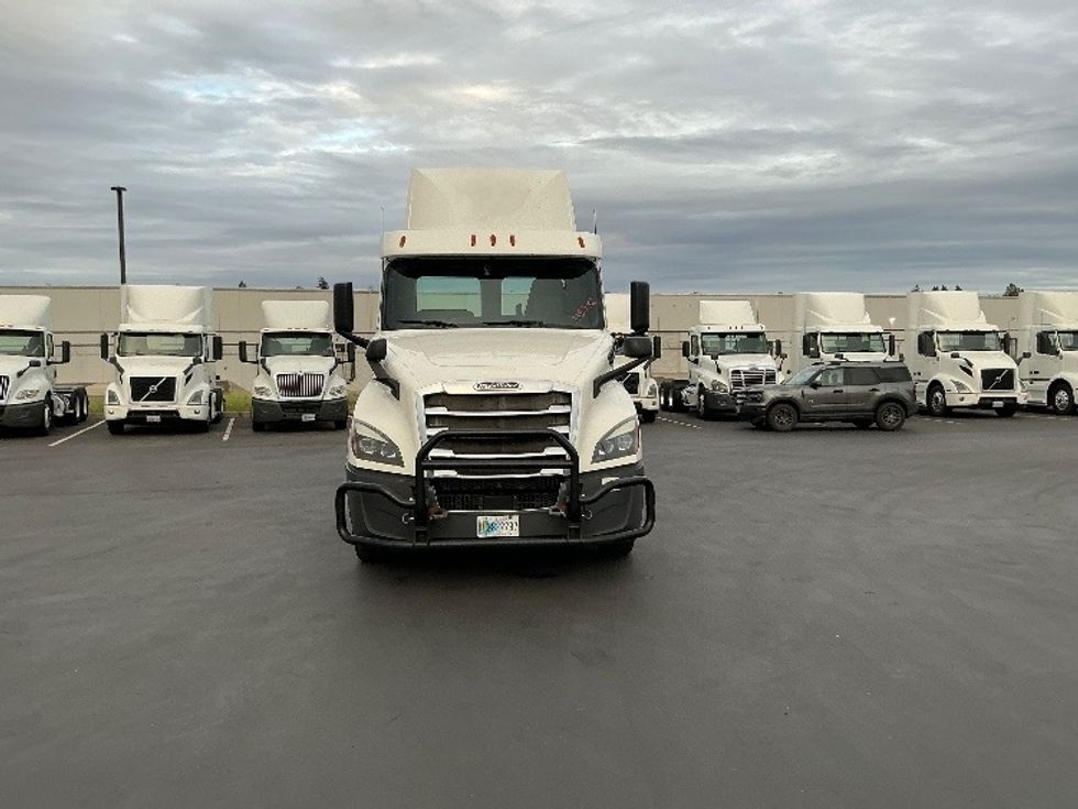 Day Cab Tractor-Heavy Duty Tractors-Freightliner-2020-T12664ST-Stockton-CA-453,766\n\t\tmiles-$ 49,000 - Image 2