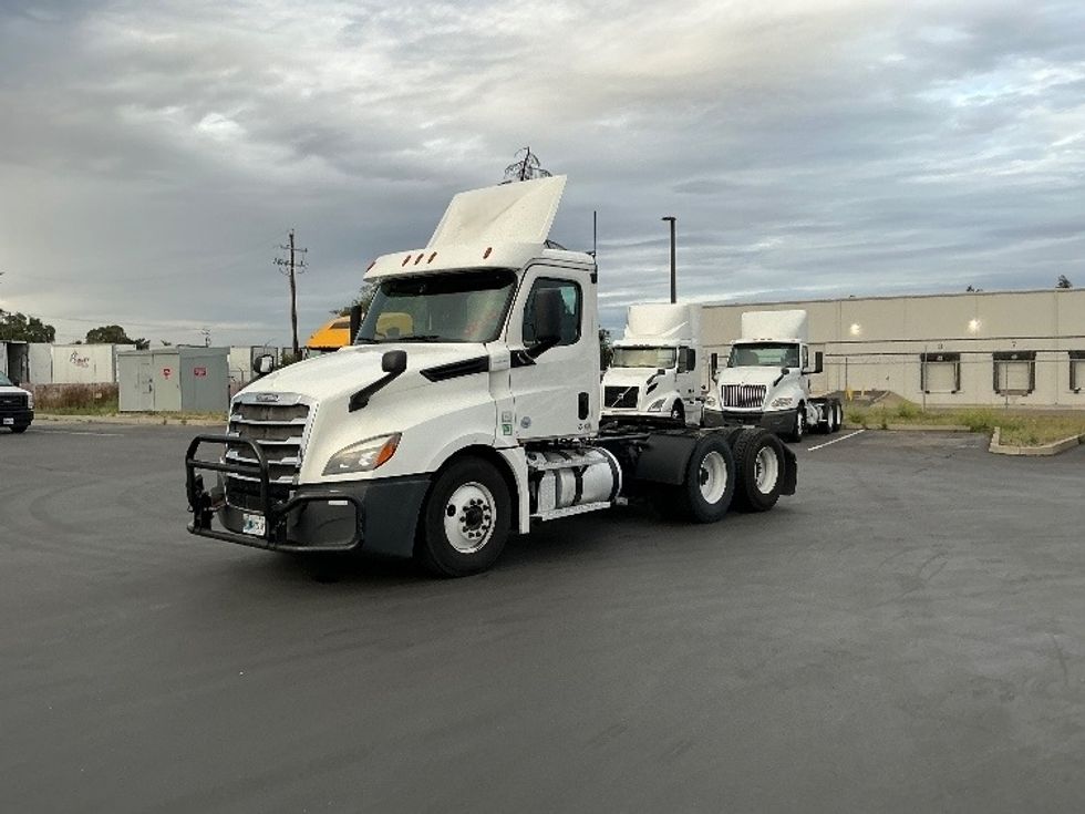 Day Cab Tractor-Heavy Duty Tractors-Freightliner-2020-T12664ST-Stockton-CA-453,766\n\t\tmiles-$ 49,000 - Image 3