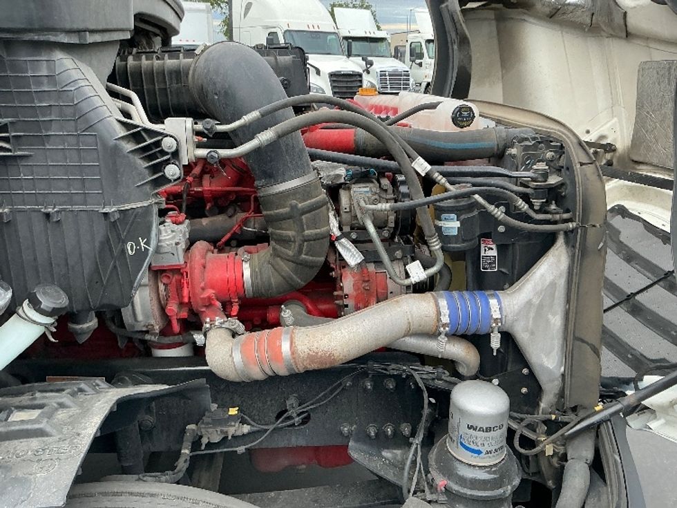 Day Cab Tractor-Heavy Duty Tractors-Freightliner-2020-T12664ST-Stockton-CA-455,351\n\t\tmiles-$ 49,000 - Image 15