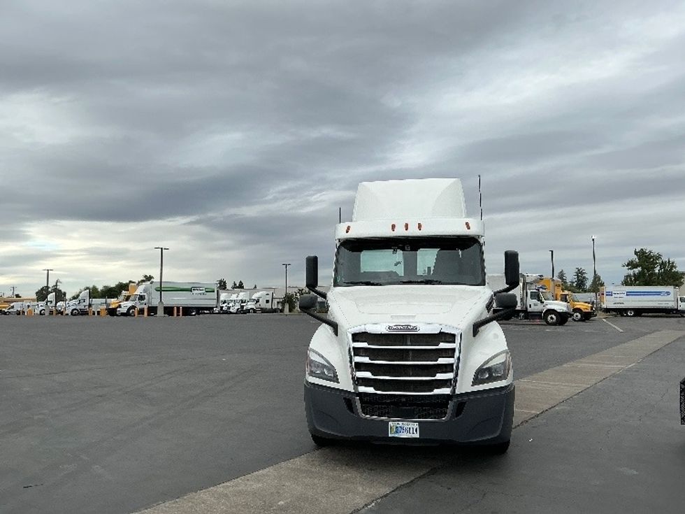 Day Cab Tractor-Heavy Duty Tractors-Freightliner-2020-T12664ST-Stockton-CA-501,195\n\t\tmiles-$ 46,000 - Image 2