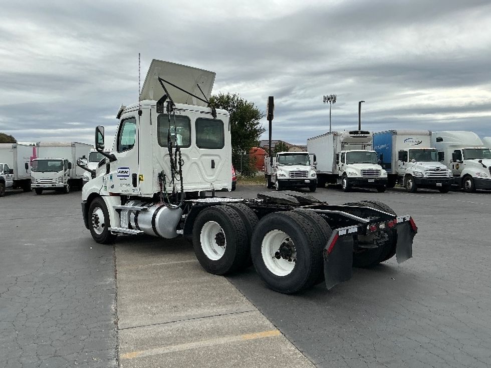 Day Cab Tractor-Heavy Duty Tractors-Freightliner-2020-T12664ST-Stockton-CA-501,195\n\t\tmiles-$ 46,000 - Image 5