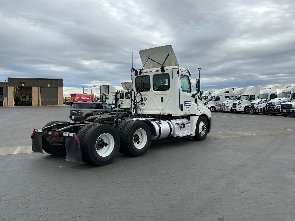 Day Cab Tractor-Heavy Duty Tractors-Freightliner-2020-T12664ST-Stockton-CA-501,195\n\t\tmiles-$ 46,000 - Image 7