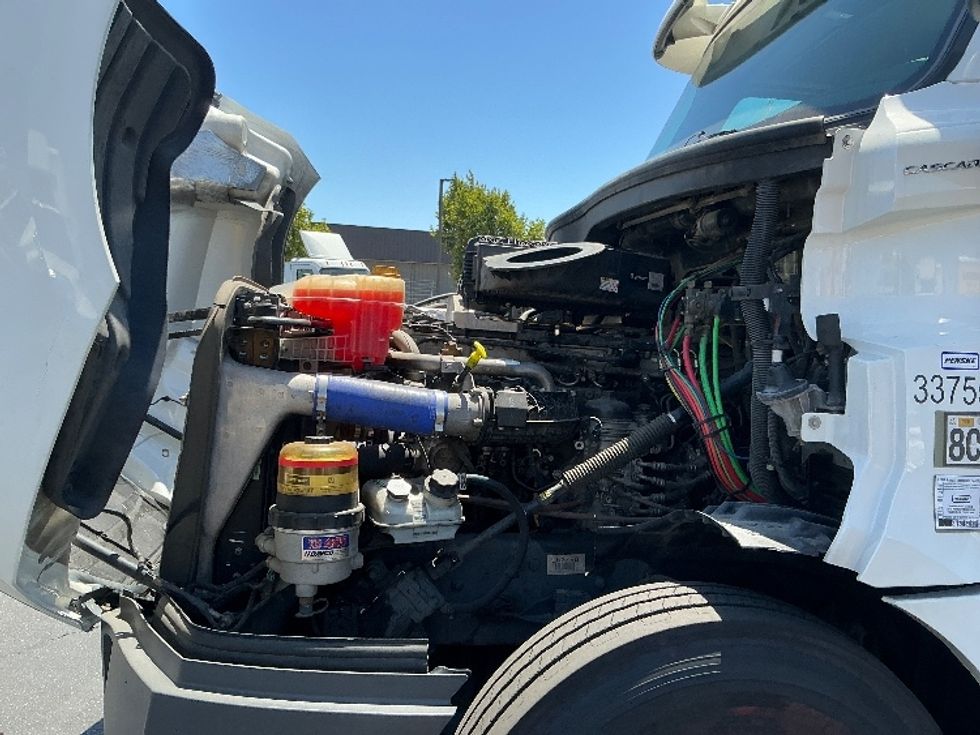 Day Cab Tractor-Heavy Duty Tractors-Freightliner-2020-T12664ST-Stockton-CA-502,857\n\t\tmiles-$ 45,000 - Image 16