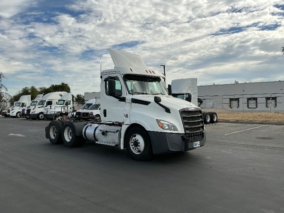 Day Cab Tractor-Heavy Duty Tractors-Freightliner-2020-T12664ST-Stockton-CA-542,973\n\t\tmiles-$ 41,500 - Image 1