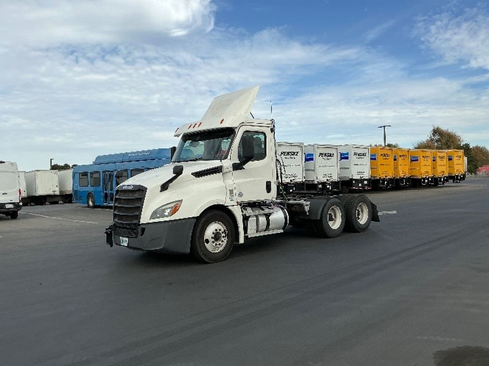 Day Cab Tractor-Heavy Duty Tractors-Freightliner-2020-T12664ST-Stockton-CA-542,973\n\t\tmiles-$ 41,500 - Image 3