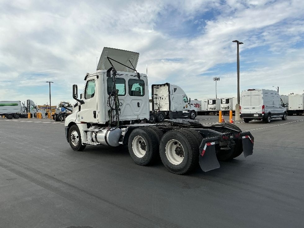 Day Cab Tractor-Heavy Duty Tractors-Freightliner-2020-T12664ST-Stockton-CA-542,973\n\t\tmiles-$ 41,500 - Image 5