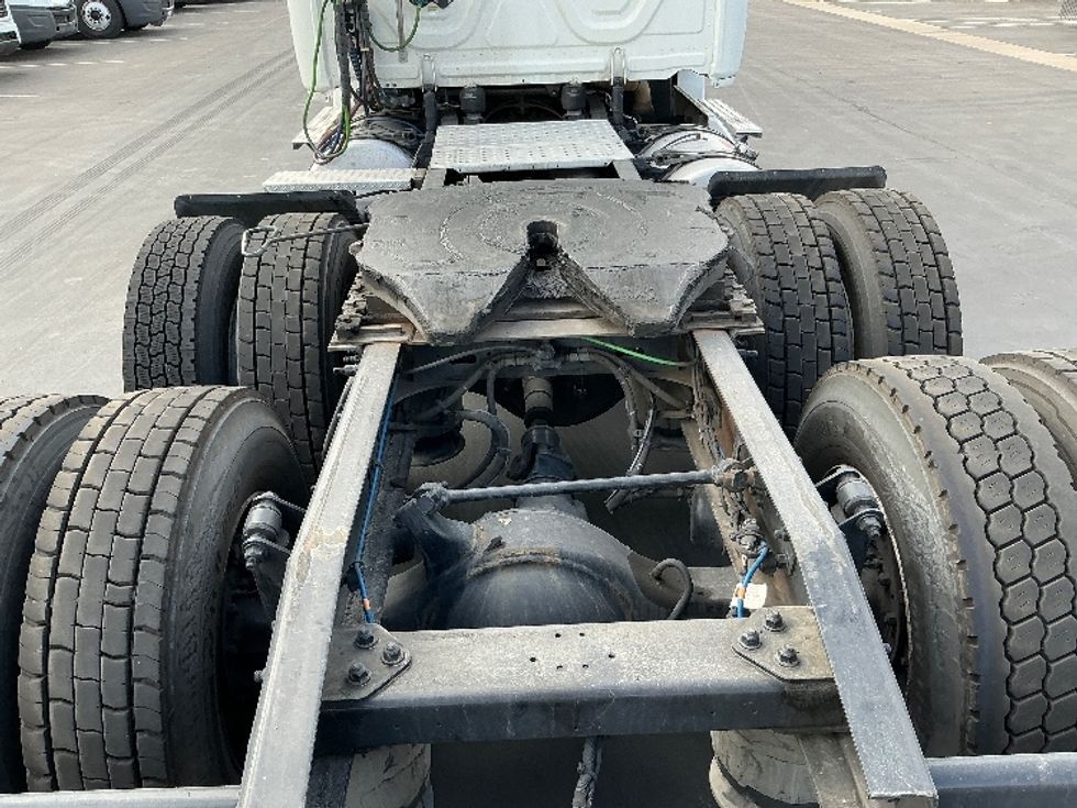 Day Cab Tractor-Heavy Duty Tractors-Freightliner-2020-T12664ST-Stockton-CA-542,973\n\t\tmiles-$ 41,500 - Image 6