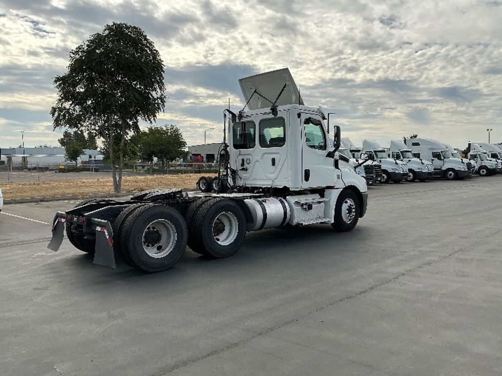 Day Cab Tractor-Heavy Duty Tractors-Freightliner-2020-T12664ST-Stockton-CA-542,973\n\t\tmiles-$ 41,500 - Image 7