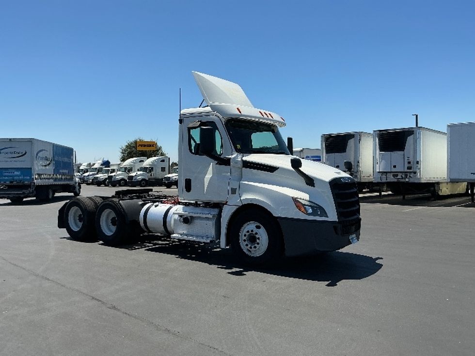 Day Cab Tractor-Heavy Duty Tractors-Freightliner-2020-T12664ST-Stockton-CA-548,277\n\t\tmiles-$ 41,000 - Image 1