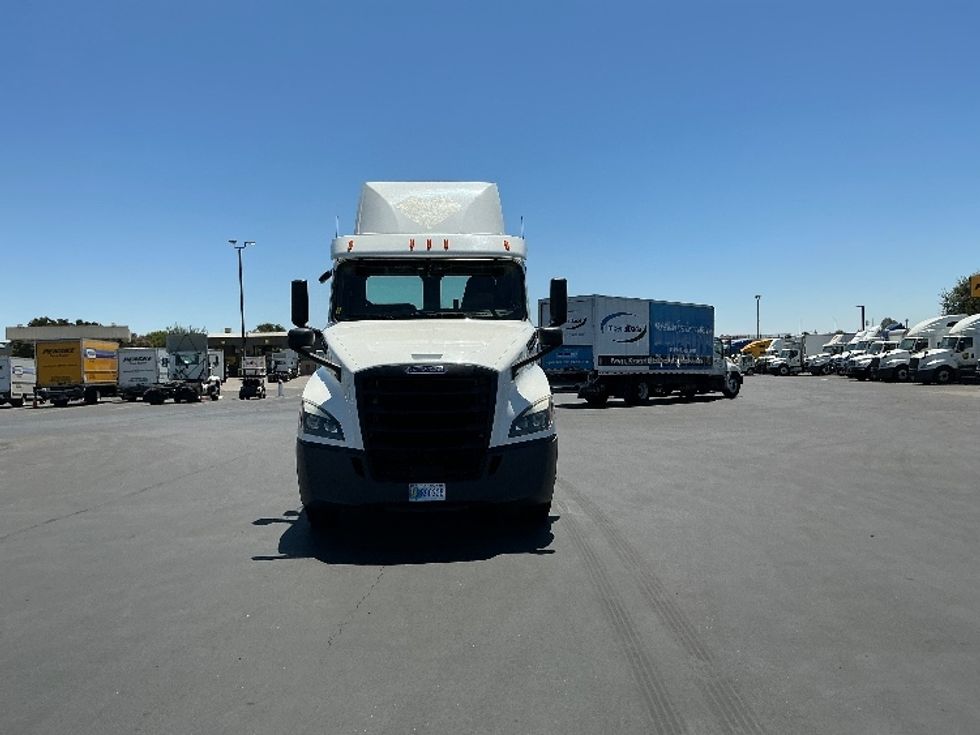 Day Cab Tractor-Heavy Duty Tractors-Freightliner-2020-T12664ST-Stockton-CA-548,277\n\t\tmiles-$ 41,000 - Image 2