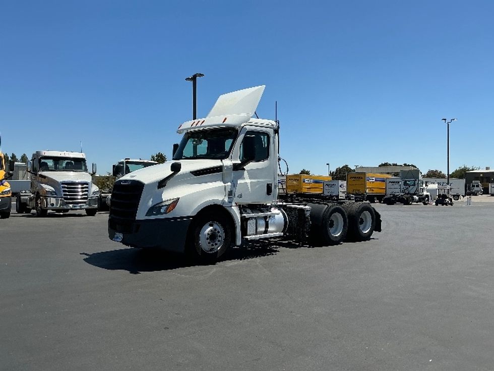Day Cab Tractor-Heavy Duty Tractors-Freightliner-2020-T12664ST-Stockton-CA-548,277\n\t\tmiles-$ 41,000 - Image 3