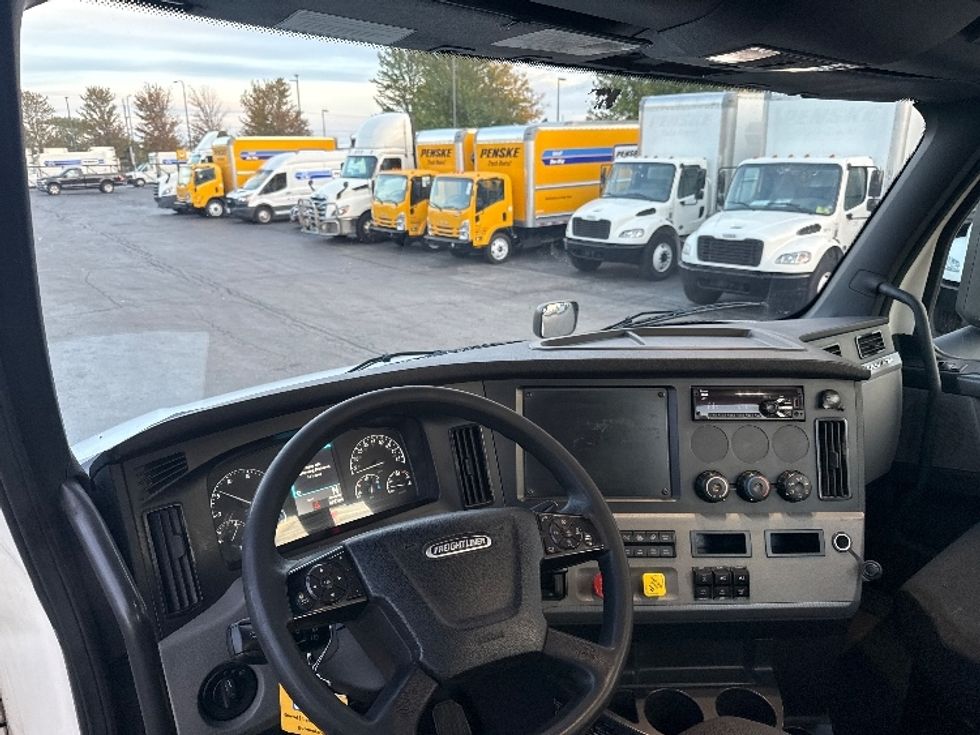 Day Cab Tractor-Heavy Duty Tractors-Freightliner-2020-T12664ST-Sturtevant-WI-158,790\n\t\tmiles-$ 63,250 - Image 10