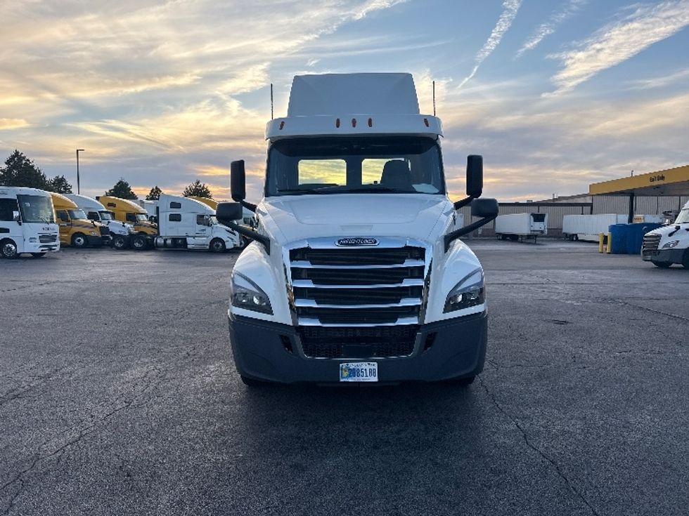 Day Cab Tractor-Heavy Duty Tractors-Freightliner-2020-T12664ST-Sturtevant-WI-158,790\n\t\tmiles-$ 63,250 - Image 2