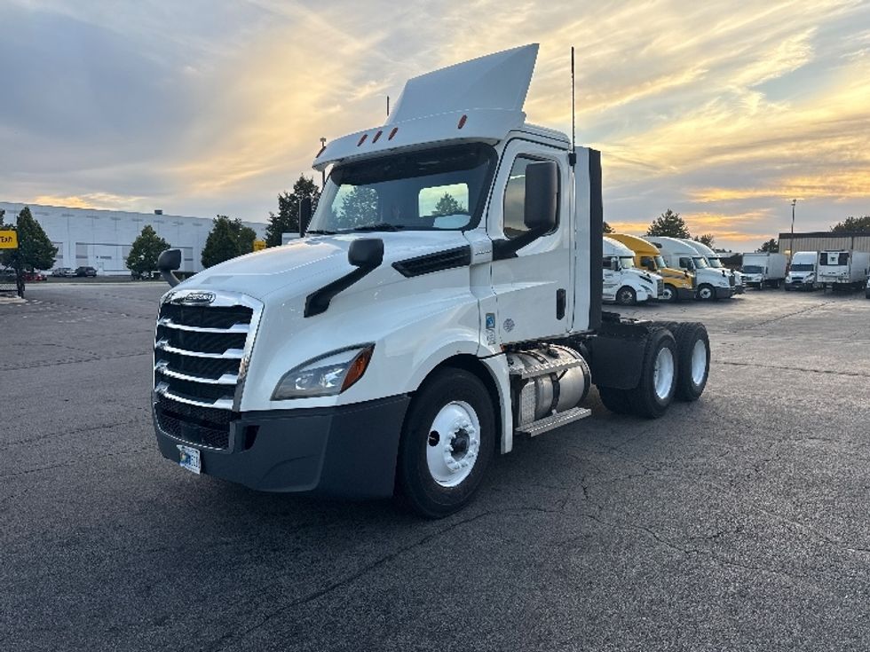 Day Cab Tractor-Heavy Duty Tractors-Freightliner-2020-T12664ST-Sturtevant-WI-158,790\n\t\tmiles-$ 63,250 - Image 3