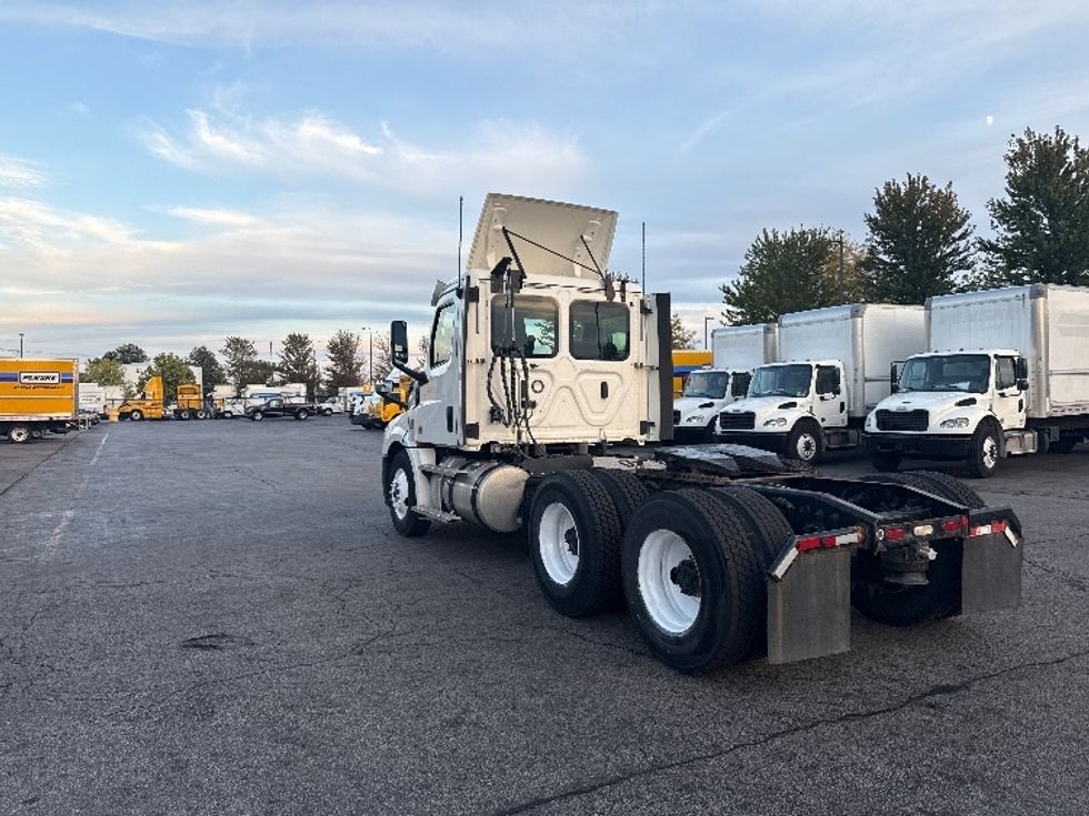 Day Cab Tractor-Heavy Duty Tractors-Freightliner-2020-T12664ST-Sturtevant-WI-158,790\n\t\tmiles-$ 63,250 - Image 5