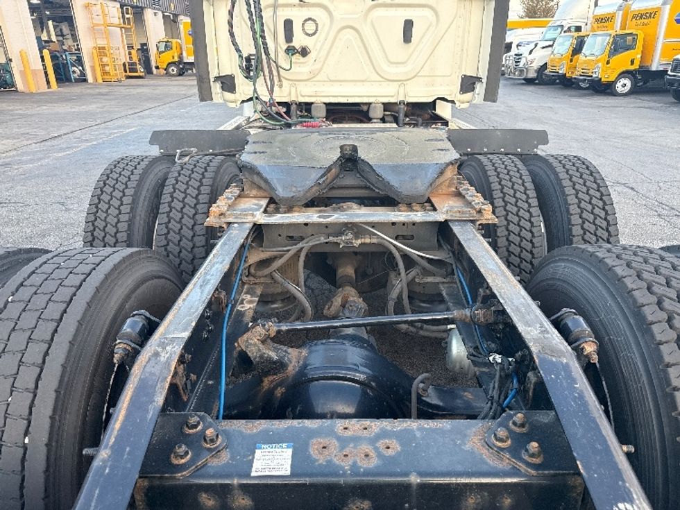 Day Cab Tractor-Heavy Duty Tractors-Freightliner-2020-T12664ST-Sturtevant-WI-158,790\n\t\tmiles-$ 63,250 - Image 6