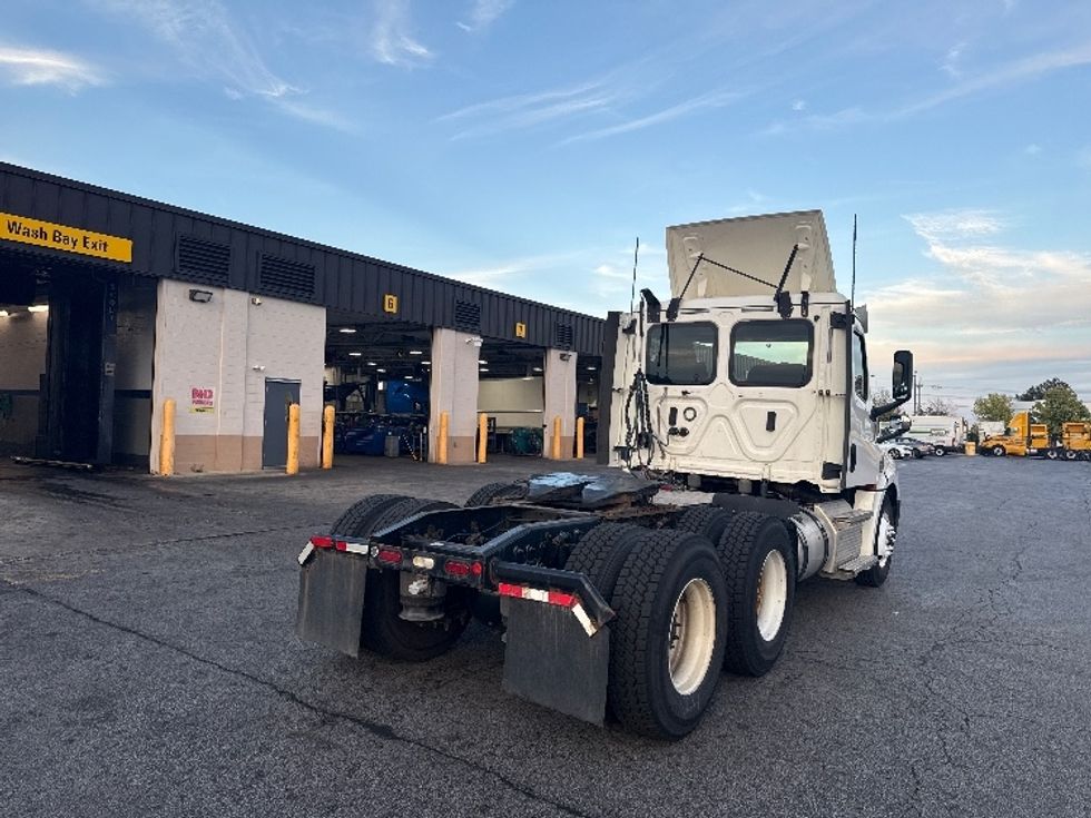 Day Cab Tractor-Heavy Duty Tractors-Freightliner-2020-T12664ST-Sturtevant-WI-158,790\n\t\tmiles-$ 63,250 - Image 7