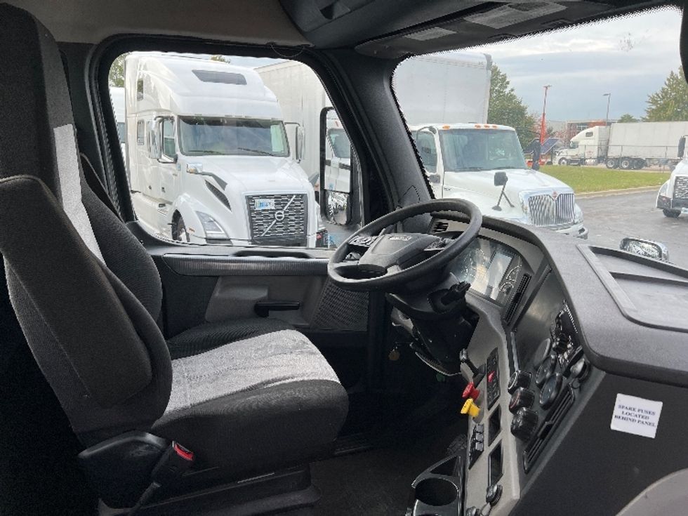 Day Cab Tractor-Heavy Duty Tractors-Freightliner-2020-T12664ST-Sturtevant-WI-174,230\n\t\tmiles-$ 62,250 - Image 14