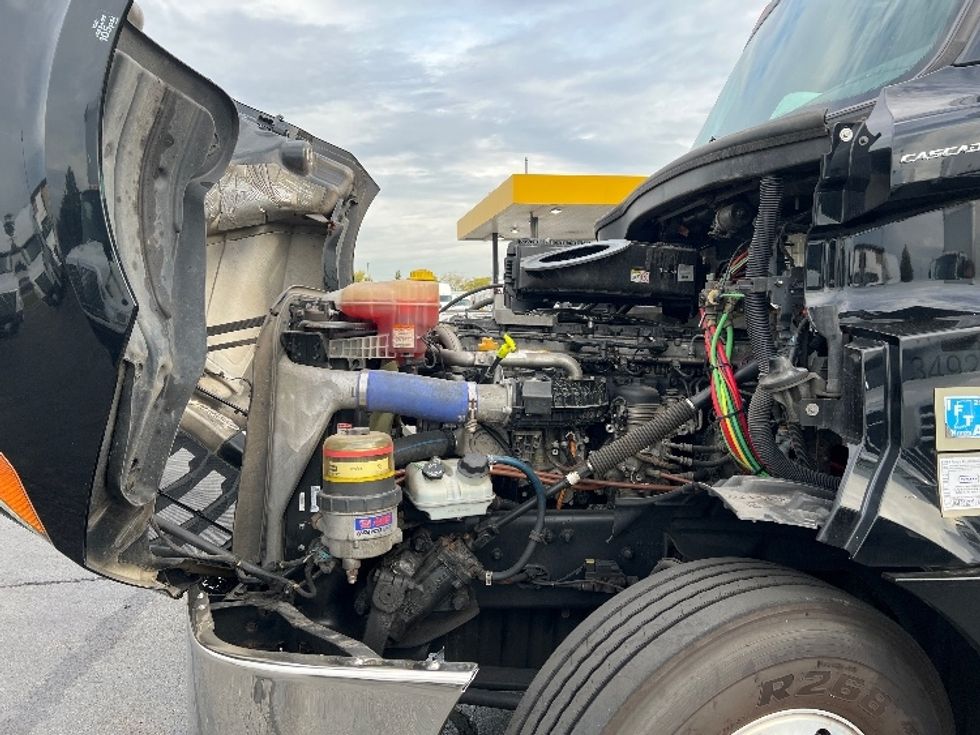 Day Cab Tractor-Heavy Duty Tractors-Freightliner-2020-T12664ST-Sturtevant-WI-174,230\n\t\tmiles-$ 62,250 - Image 16