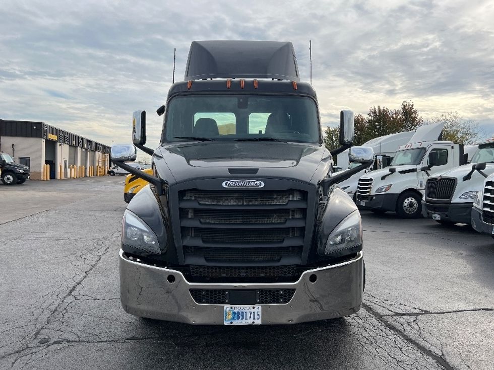 Day Cab Tractor-Heavy Duty Tractors-Freightliner-2020-T12664ST-Sturtevant-WI-174,230\n\t\tmiles-$ 62,250 - Image 2