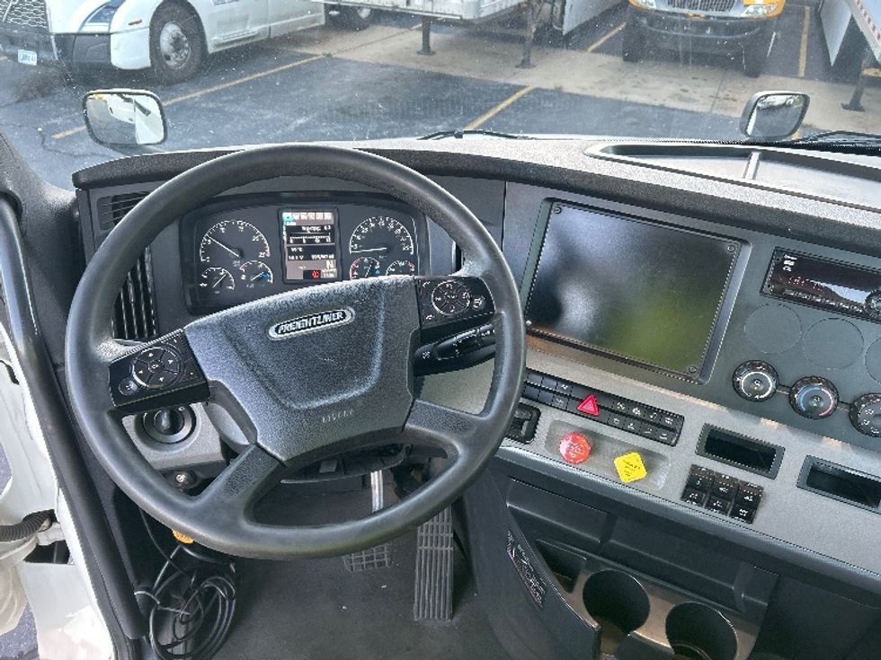 Day Cab Tractor-Heavy Duty Tractors-Freightliner-2020-T12664ST-Sturtevant-WI-189,968\n\t\tmiles-$ 61,500 - Image 11
