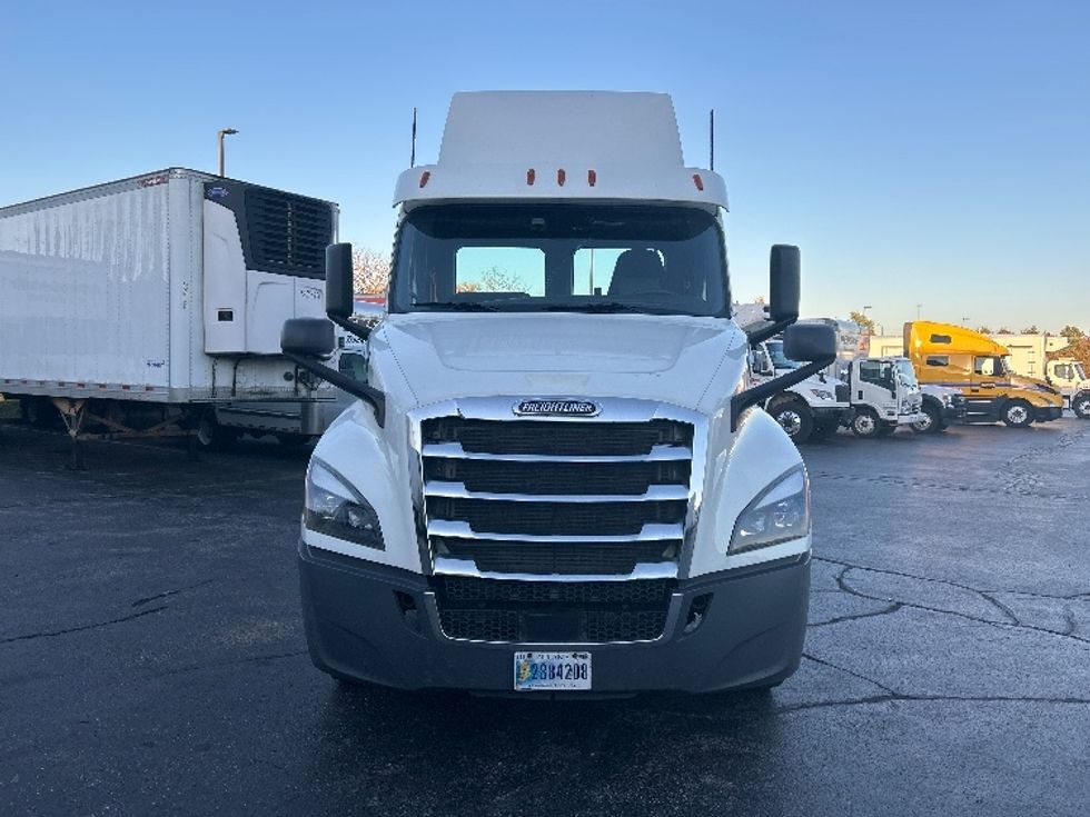 Day Cab Tractor-Heavy Duty Tractors-Freightliner-2020-T12664ST-Sturtevant-WI-189,968\n\t\tmiles-$ 61,500 - Image 2