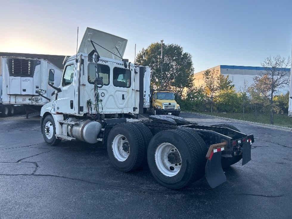 Day Cab Tractor-Heavy Duty Tractors-Freightliner-2020-T12664ST-Sturtevant-WI-189,968\n\t\tmiles-$ 61,500 - Image 5