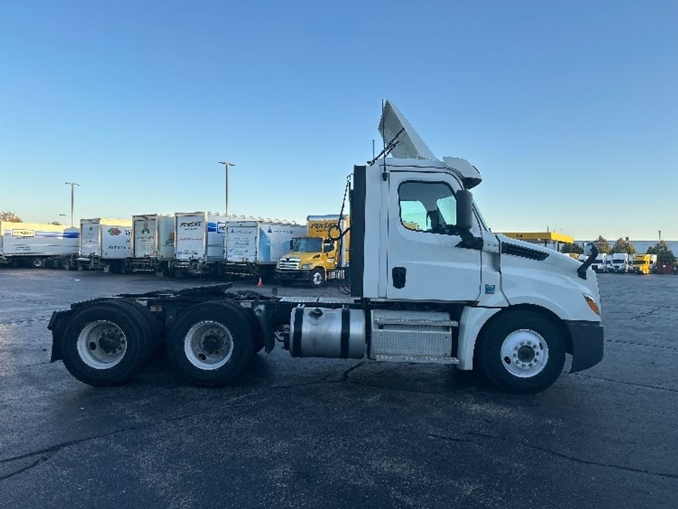 Day Cab Tractor-Heavy Duty Tractors-Freightliner-2020-T12664ST-Sturtevant-WI-189,968\n\t\tmiles-$ 61,500 - Image 8