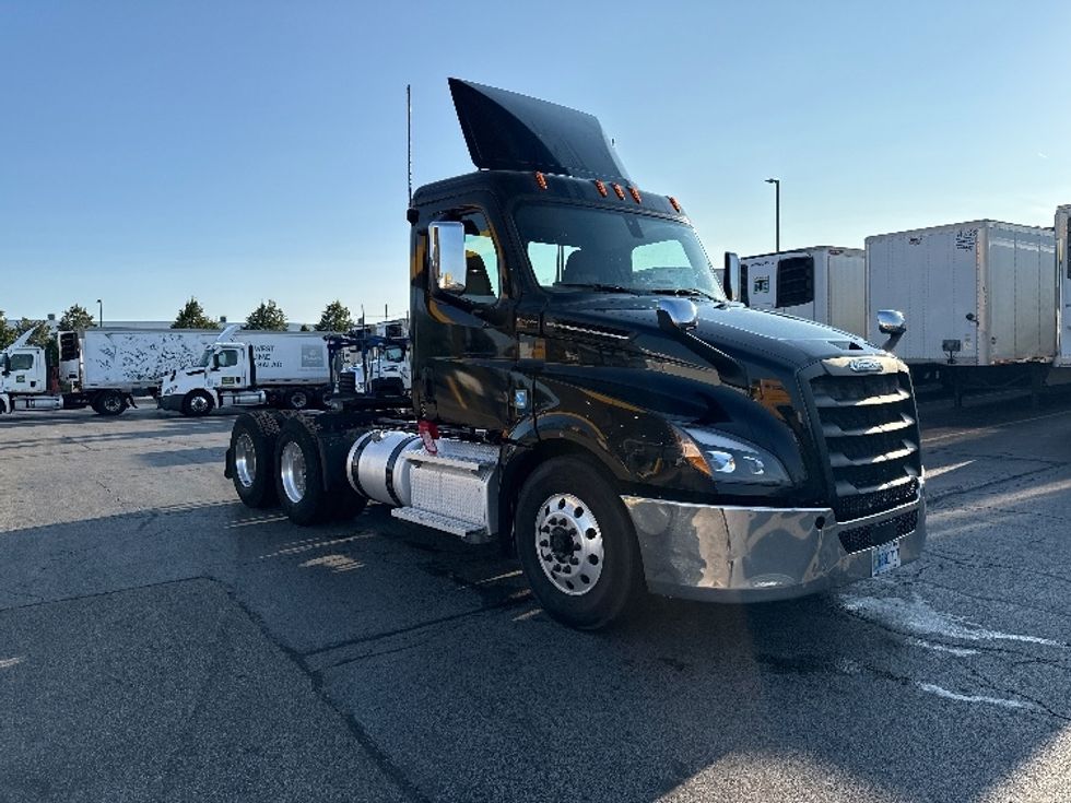 Day Cab Tractor-Heavy Duty Tractors-Freightliner-2020-T12664ST-Sturtevant-WI-197,911\n\t\tmiles-$ 64,000 - Image 1