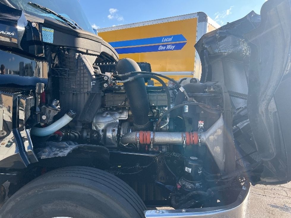 Day Cab Tractor-Heavy Duty Tractors-Freightliner-2020-T12664ST-Sturtevant-WI-197,911\n\t\tmiles-$ 64,000 - Image 15