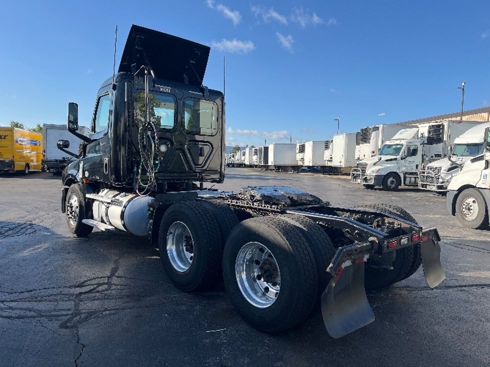 Day Cab Tractor-Heavy Duty Tractors-Freightliner-2020-T12664ST-Sturtevant-WI-197,911\n\t\tmiles-$ 64,000 - Image 5