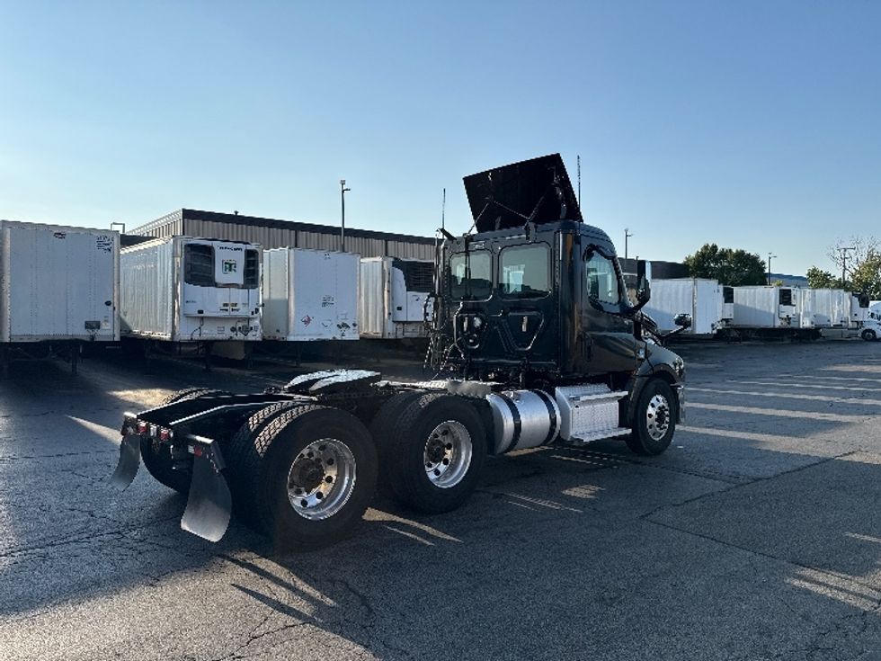 Day Cab Tractor-Heavy Duty Tractors-Freightliner-2020-T12664ST-Sturtevant-WI-197,911\n\t\tmiles-$ 64,000 - Image 7