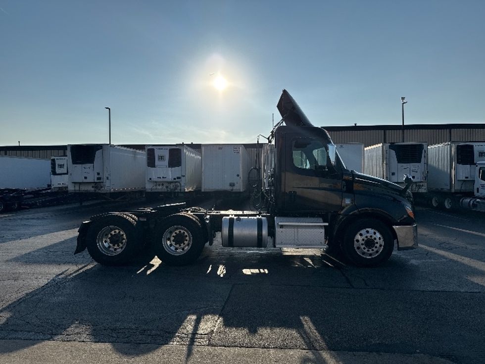 Day Cab Tractor-Heavy Duty Tractors-Freightliner-2020-T12664ST-Sturtevant-WI-197,911\n\t\tmiles-$ 64,000 - Image 8