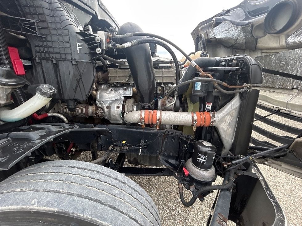 Day Cab Tractor-Heavy Duty Tractors-Freightliner-2020-T12664ST-Sturtevant-WI-206,269\n\t\tmiles-$ 63,500 - Image 15