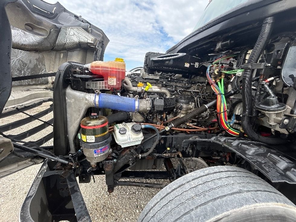 Day Cab Tractor-Heavy Duty Tractors-Freightliner-2020-T12664ST-Sturtevant-WI-206,269\n\t\tmiles-$ 63,500 - Image 16