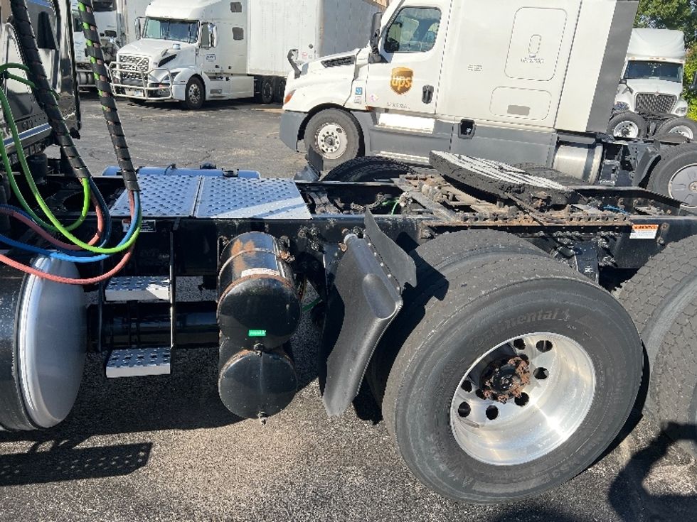 Day Cab Tractor-Heavy Duty Tractors-Freightliner-2020-T12664ST-Sturtevant-WI-206,269\n\t\tmiles-$ 63,500 - Image 17
