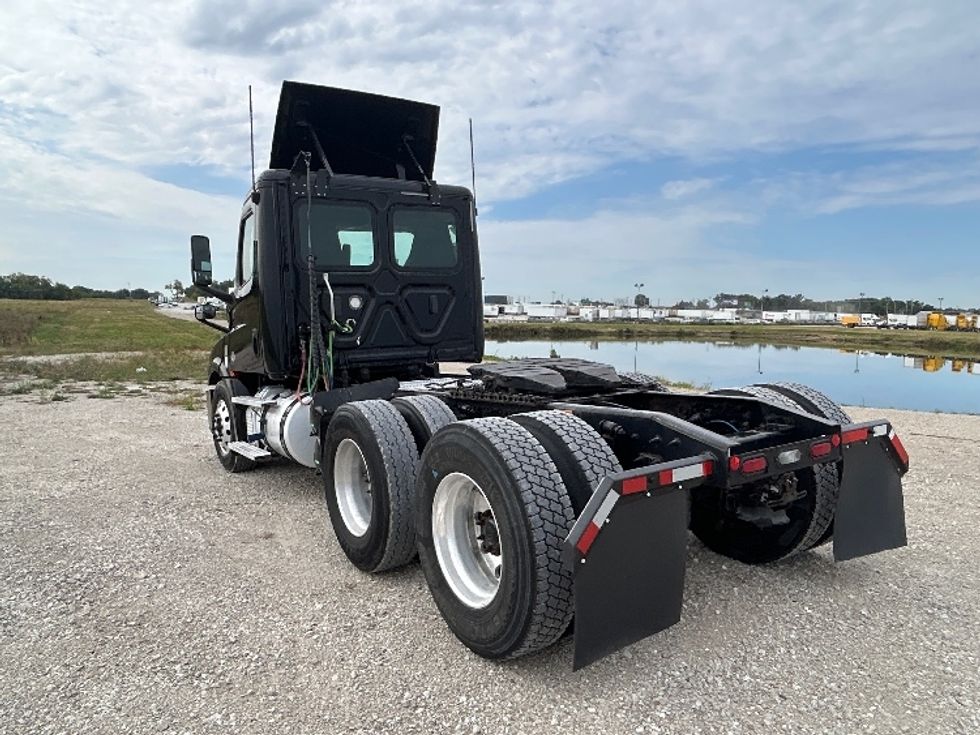 Day Cab Tractor-Heavy Duty Tractors-Freightliner-2020-T12664ST-Sturtevant-WI-206,269\n\t\tmiles-$ 63,500 - Image 5