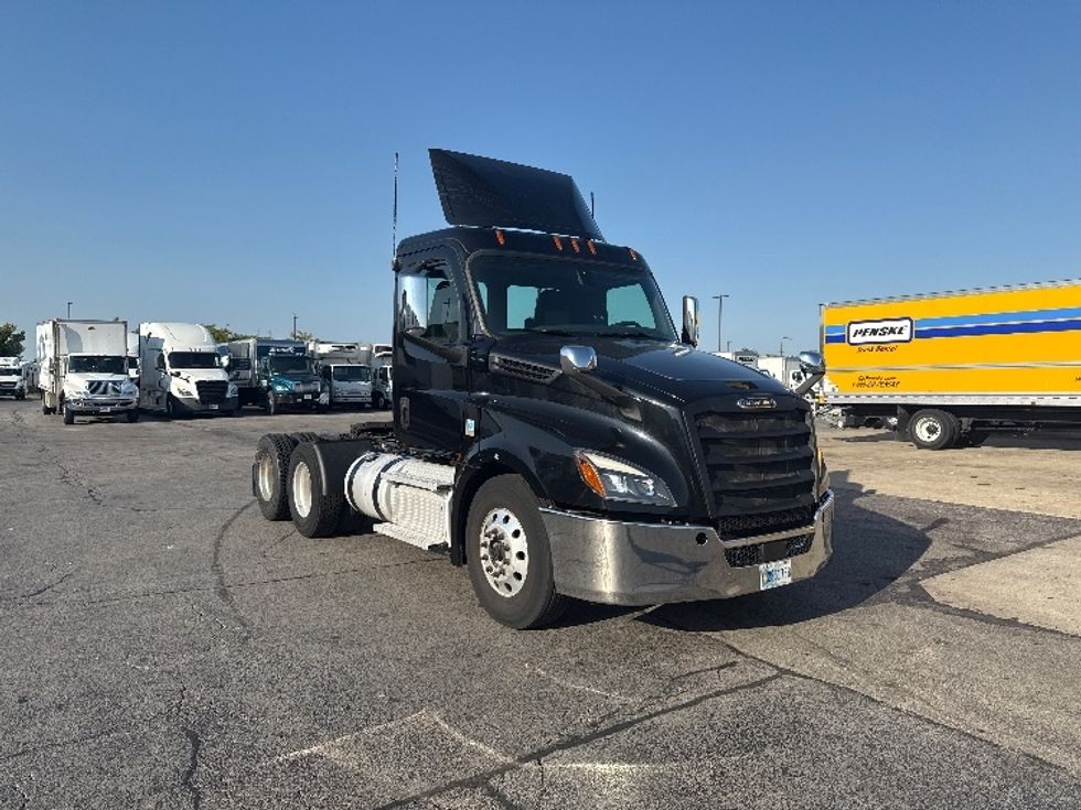 Day Cab Tractor-Heavy Duty Tractors-Freightliner-2020-T12664ST-Sturtevant-WI-249,901\n\t\tmiles-$ 60,500 - Image 1
