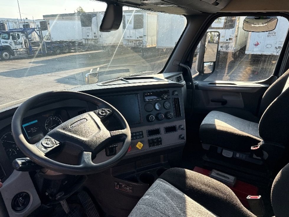 Day Cab Tractor-Heavy Duty Tractors-Freightliner-2020-T12664ST-Sturtevant-WI-249,901\n\t\tmiles-$ 60,500 - Image 10