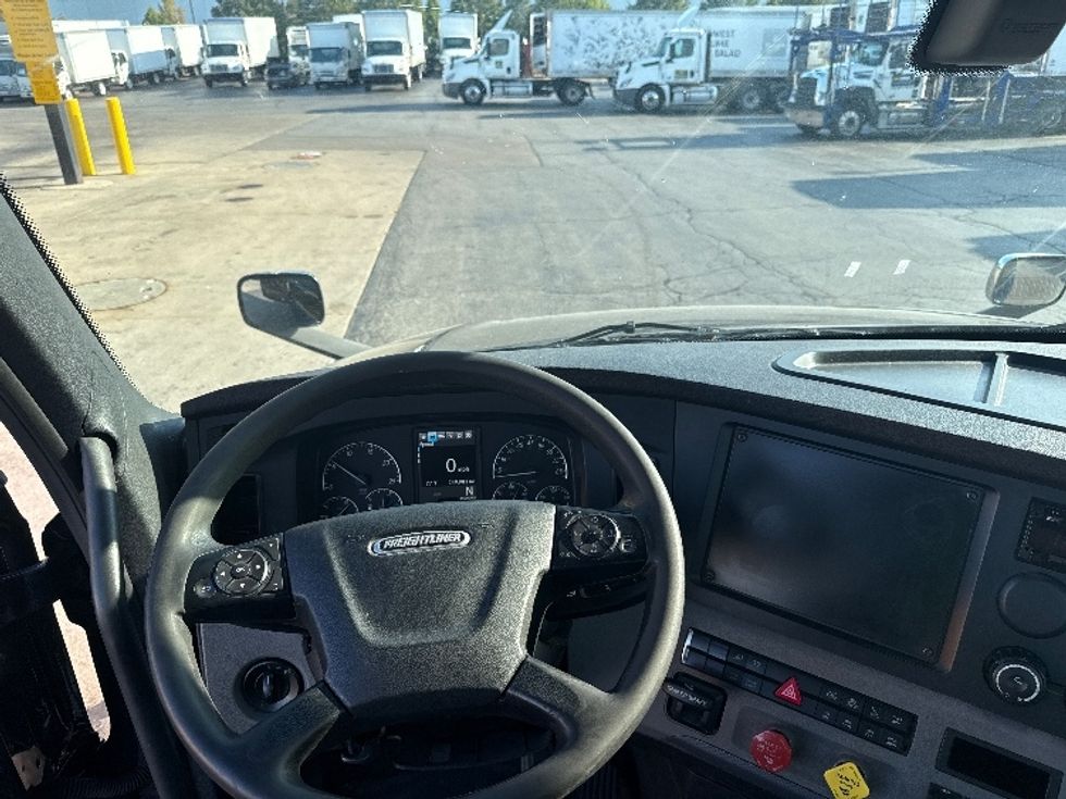 Day Cab Tractor-Heavy Duty Tractors-Freightliner-2020-T12664ST-Sturtevant-WI-249,901\n\t\tmiles-$ 60,500 - Image 11