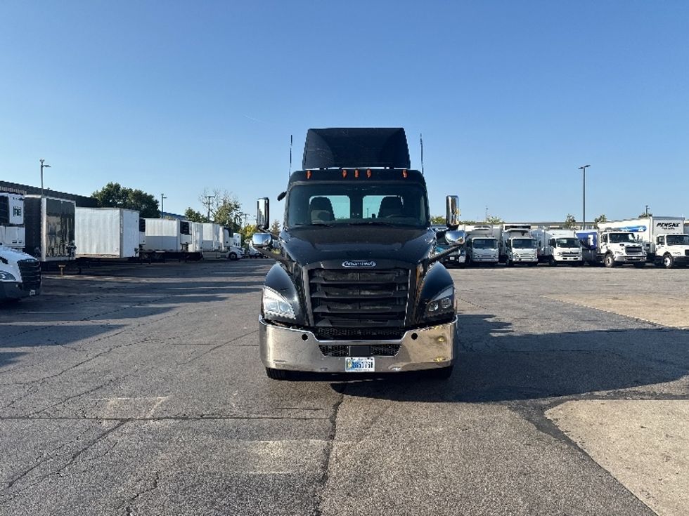 Day Cab Tractor-Heavy Duty Tractors-Freightliner-2020-T12664ST-Sturtevant-WI-249,901\n\t\tmiles-$ 60,500 - Image 2