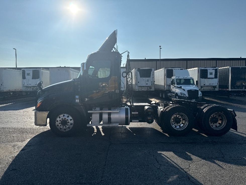 Day Cab Tractor-Heavy Duty Tractors-Freightliner-2020-T12664ST-Sturtevant-WI-249,901\n\t\tmiles-$ 60,500 - Image 4