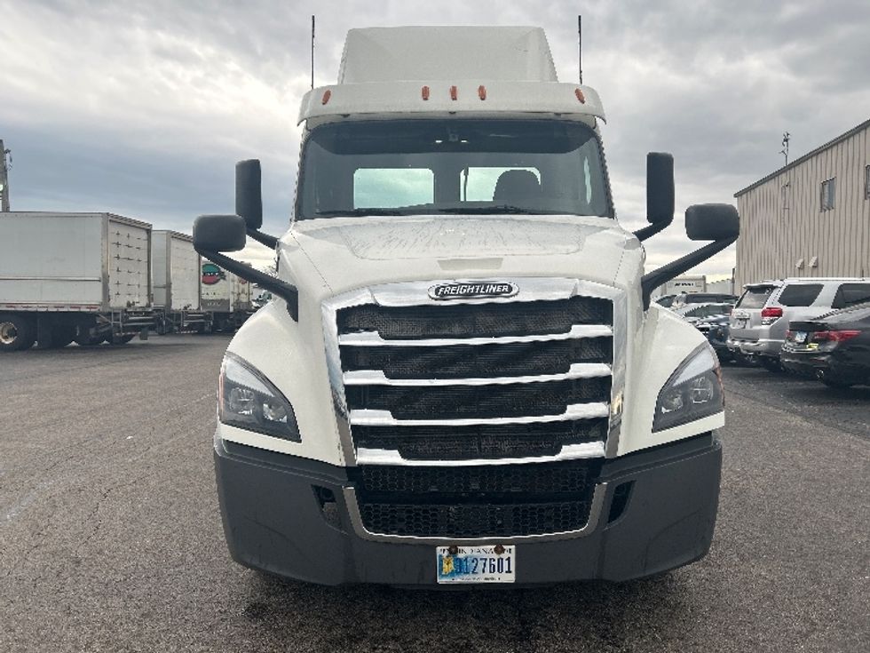Day Cab Tractor-Heavy Duty Tractors-Freightliner-2020-T12664ST-Sturtevant-WI-272,181\n\t\tmiles-$ 57,000 - Image 2