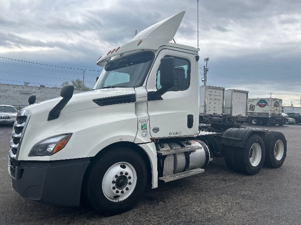 Day Cab Tractor-Heavy Duty Tractors-Freightliner-2020-T12664ST-Sturtevant-WI-272,181\n\t\tmiles-$ 57,000 - Image 3