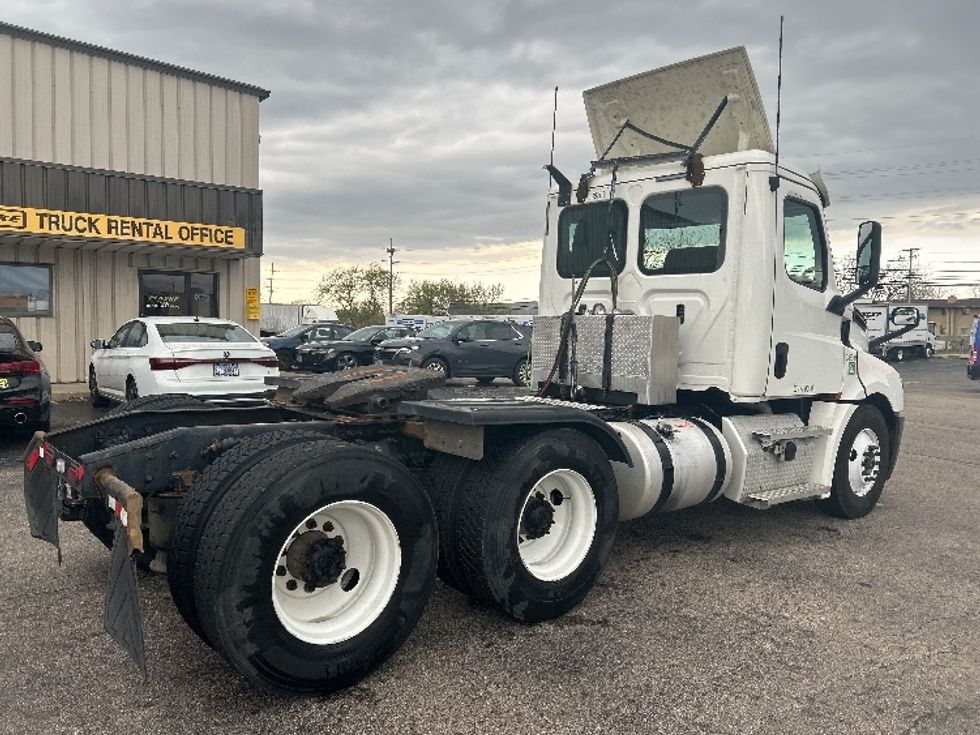 Day Cab Tractor-Heavy Duty Tractors-Freightliner-2020-T12664ST-Sturtevant-WI-272,181\n\t\tmiles-$ 57,000 - Image 7