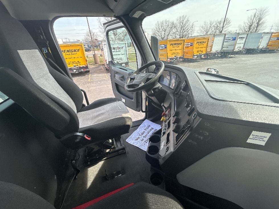 Day Cab Tractor-Heavy Duty Tractors-Freightliner-2020-T12664ST-Sturtevant-WI-309,164\n\t\tmiles-$ 53,500 - Image 14