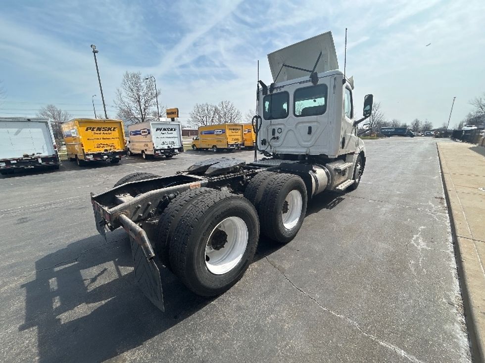 Day Cab Tractor-Heavy Duty Tractors-Freightliner-2020-T12664ST-Sturtevant-WI-309,164\n\t\tmiles-$ 53,500 - Image 7